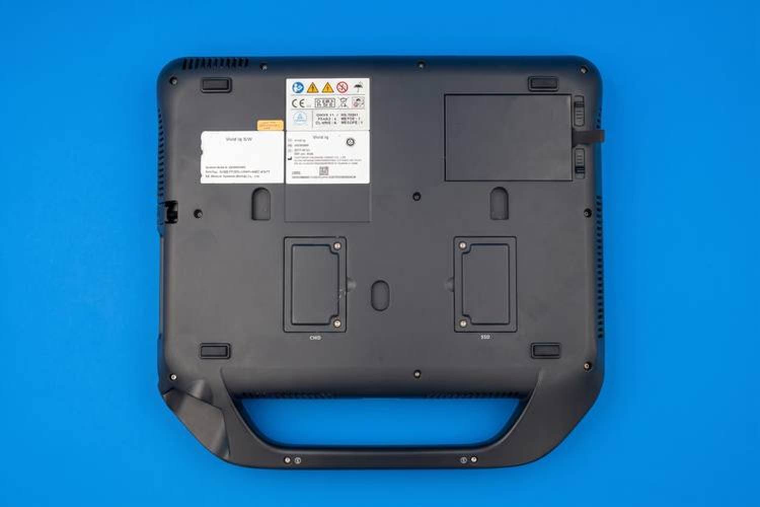 Underside of the GE Vivid IQ Premium